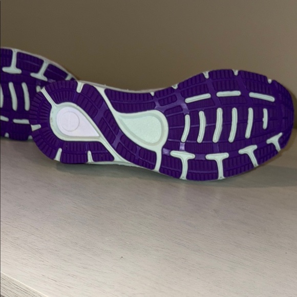 Under Armour HOVR Sonic 5  Athletic Shoes - Picture 8 of 10